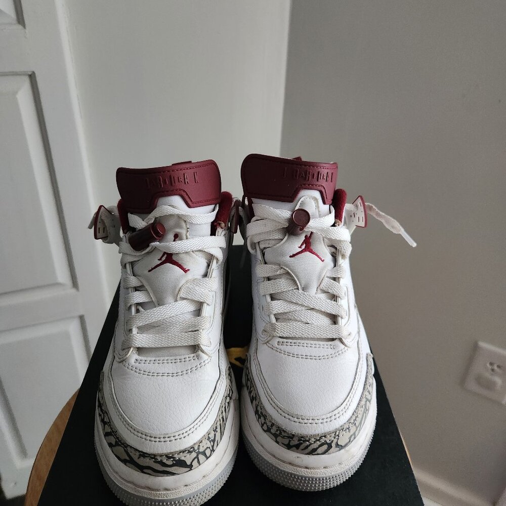 Jordan Spizike low team red